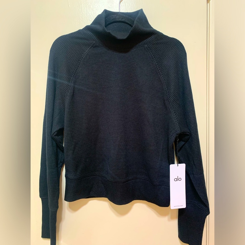 Women’s ALO WAFFLE WEEKEND ESCAPE MOCK NECK LONG SLEEVE! Never worn and NWT!